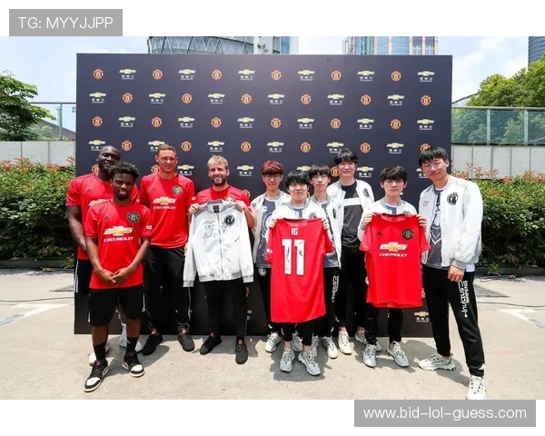 足球与Kpop的完美结合：球星与偶像的跨界魅力与合作探索